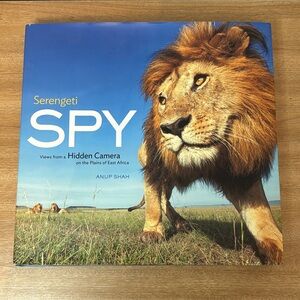 Serengeti Spy by Anup Shah